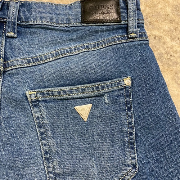 Guess Los Angeles Distressed Shorts - Picture 2 of 8